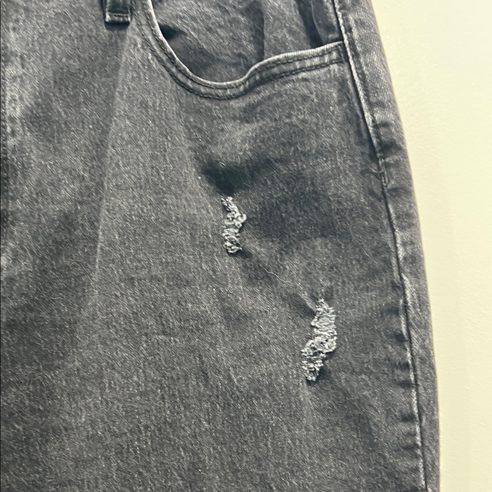 Universal Thread Black Vintage Straight Leg Jeans - Picture 3 of 5